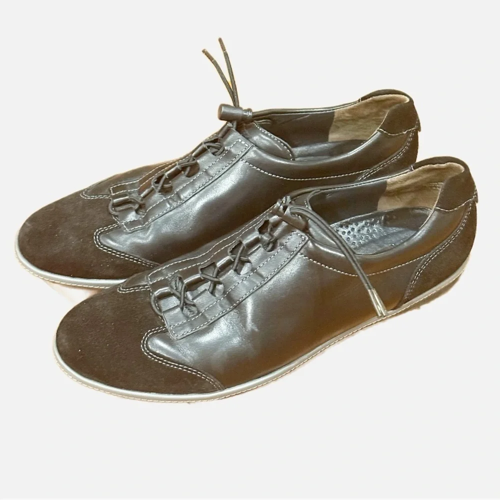 Paul Green Black Oxfords Sleek Design